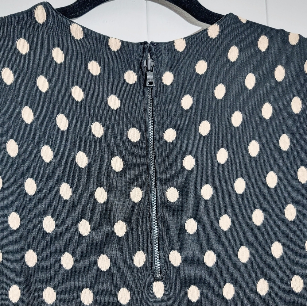 Alice + Olivia Marta Fitted Jersey Sleeveless Black and Cream Polka-dot Dress 6 - Picture 7 of 8